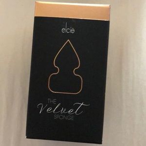 Brand new elcìe The Velvet sponge